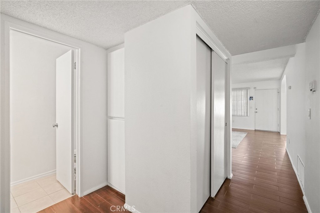 13181 1/4 Bromont Avenue