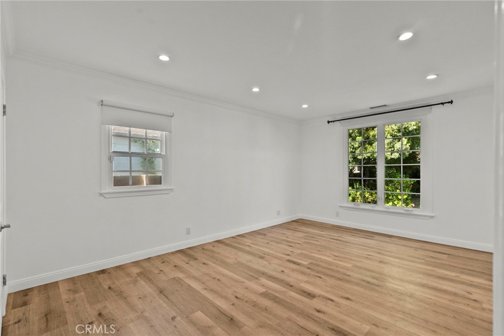 5752 Calhoun Ave