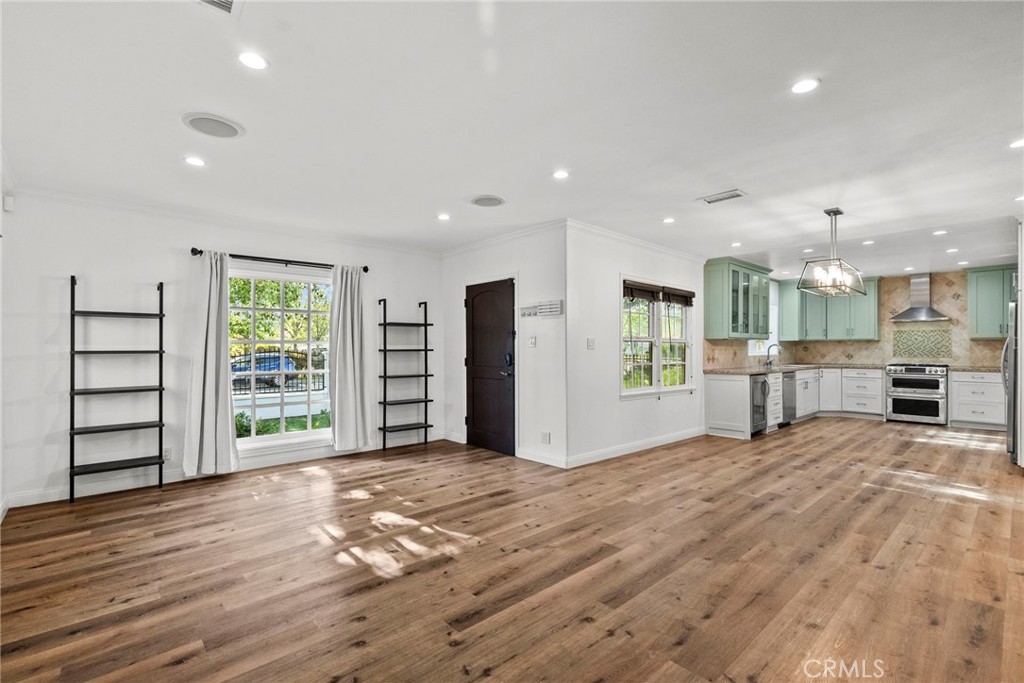 5752 Calhoun Ave
