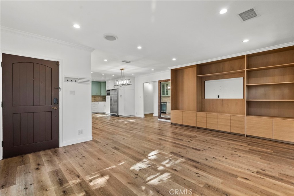 5752 Calhoun Ave