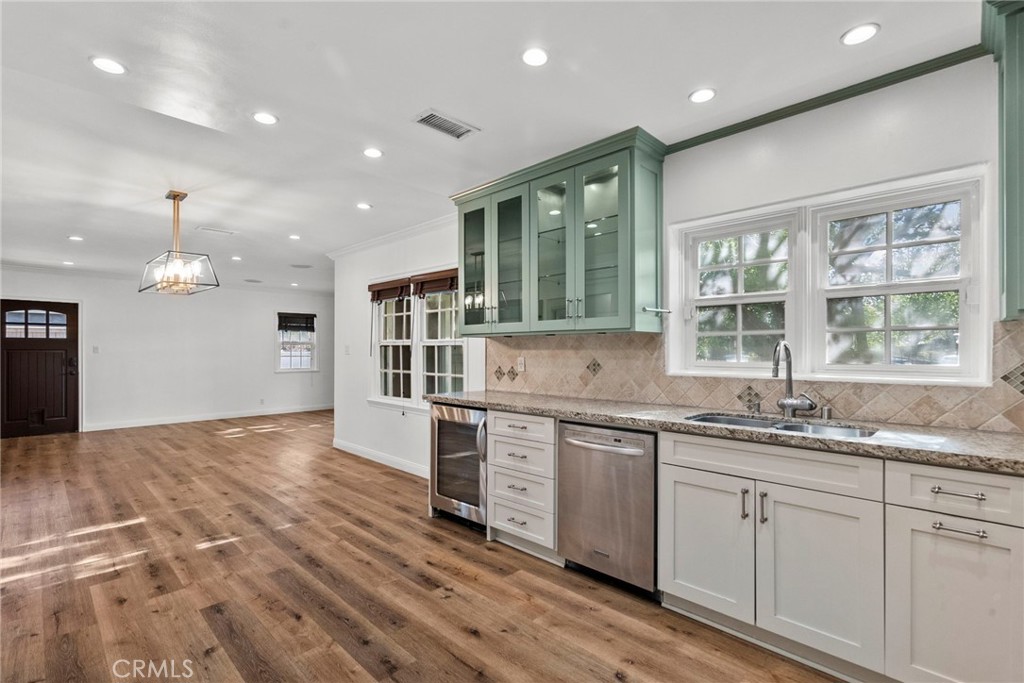 5752 Calhoun Ave