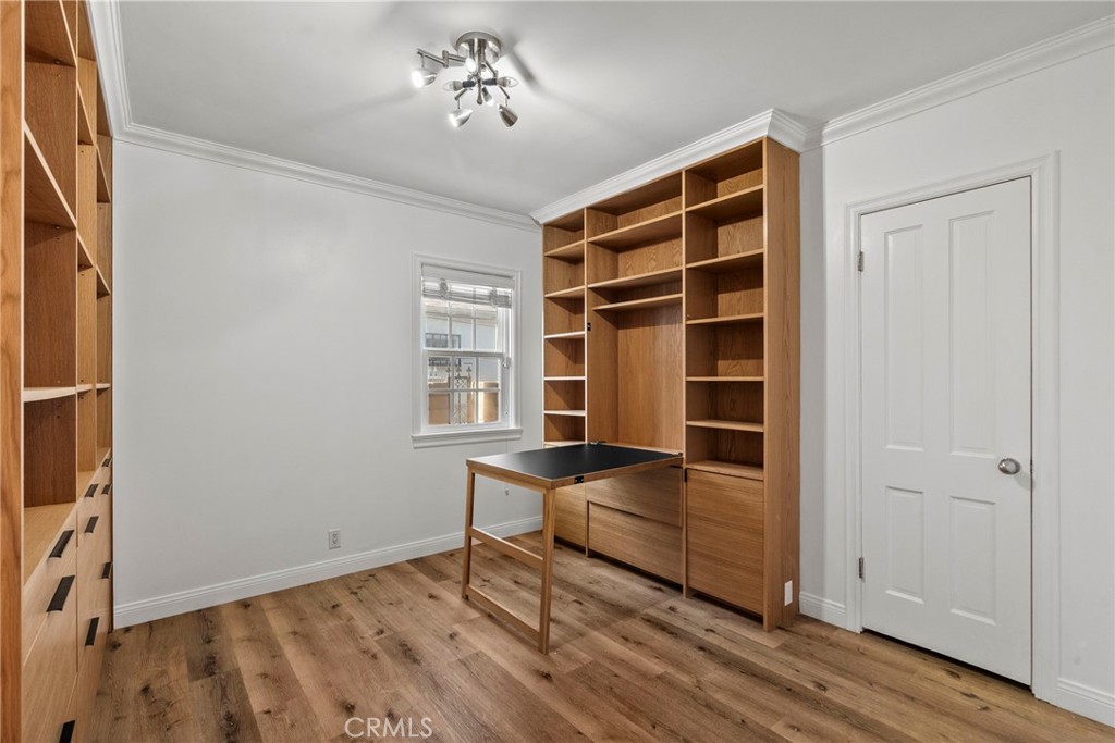 5752 Calhoun Ave