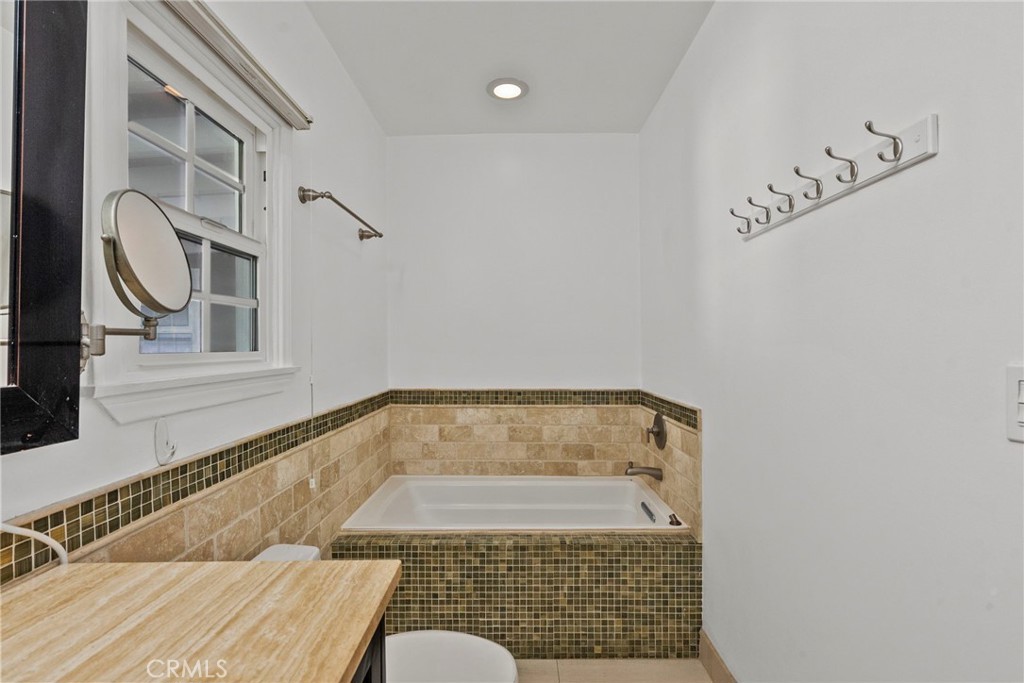 5752 Calhoun Ave