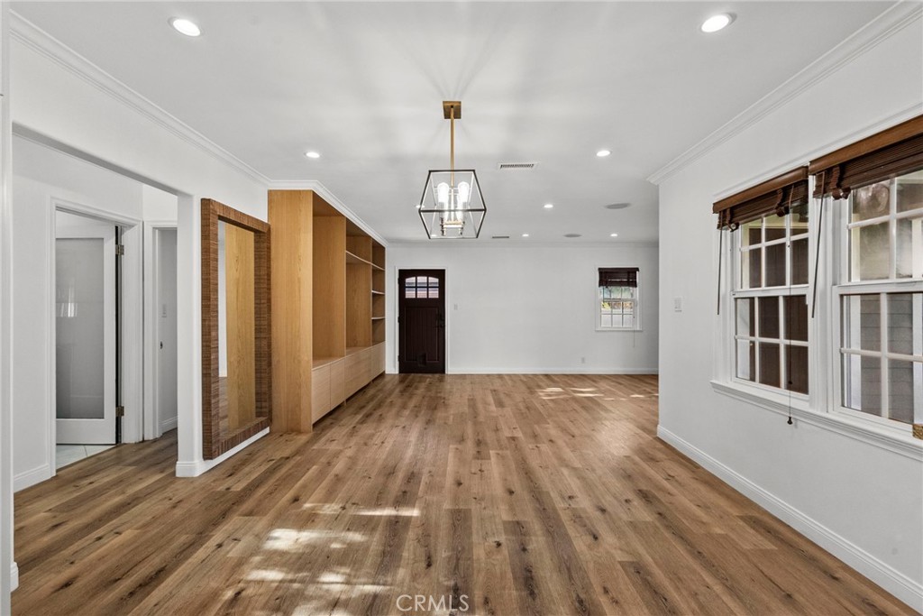 5752 Calhoun Ave