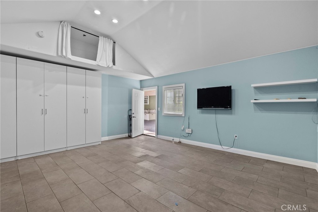 5752 Calhoun Ave