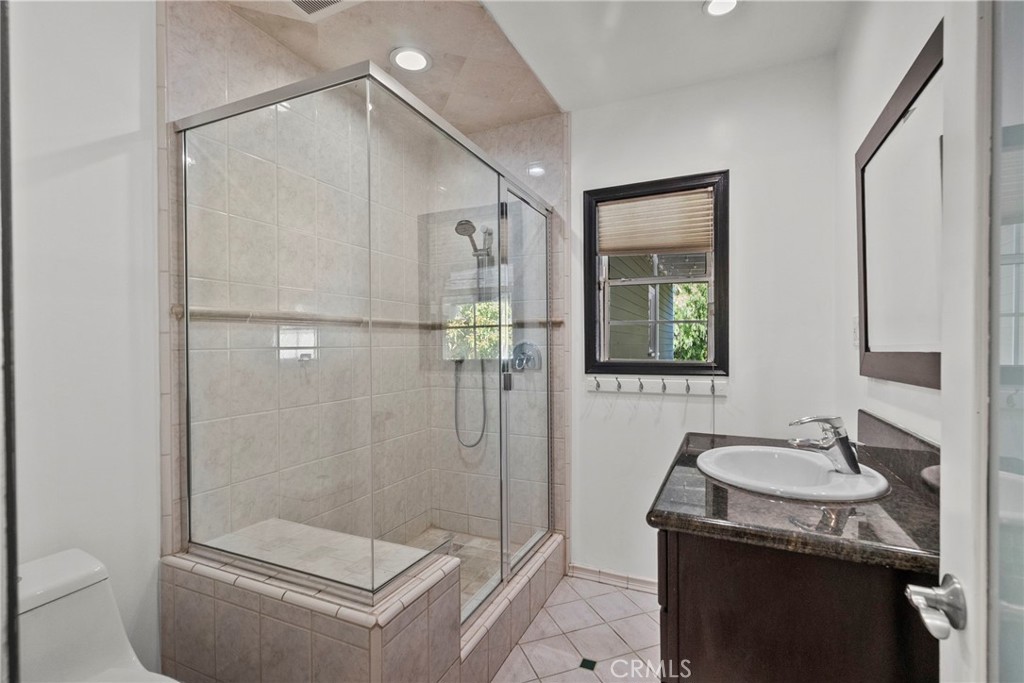 5752 Calhoun Ave