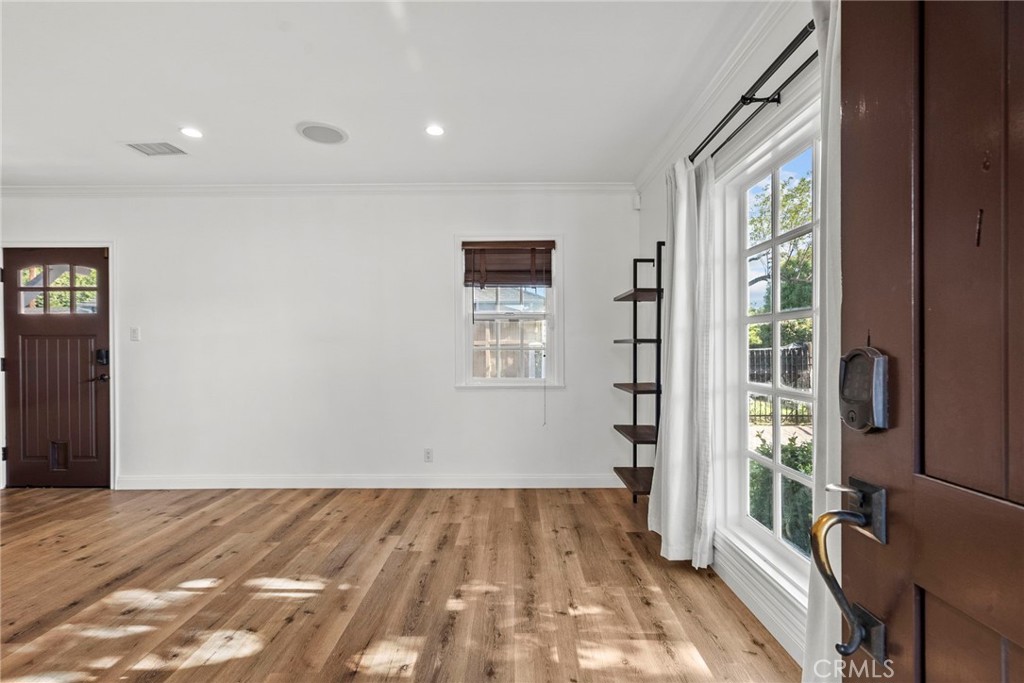 5752 Calhoun Ave