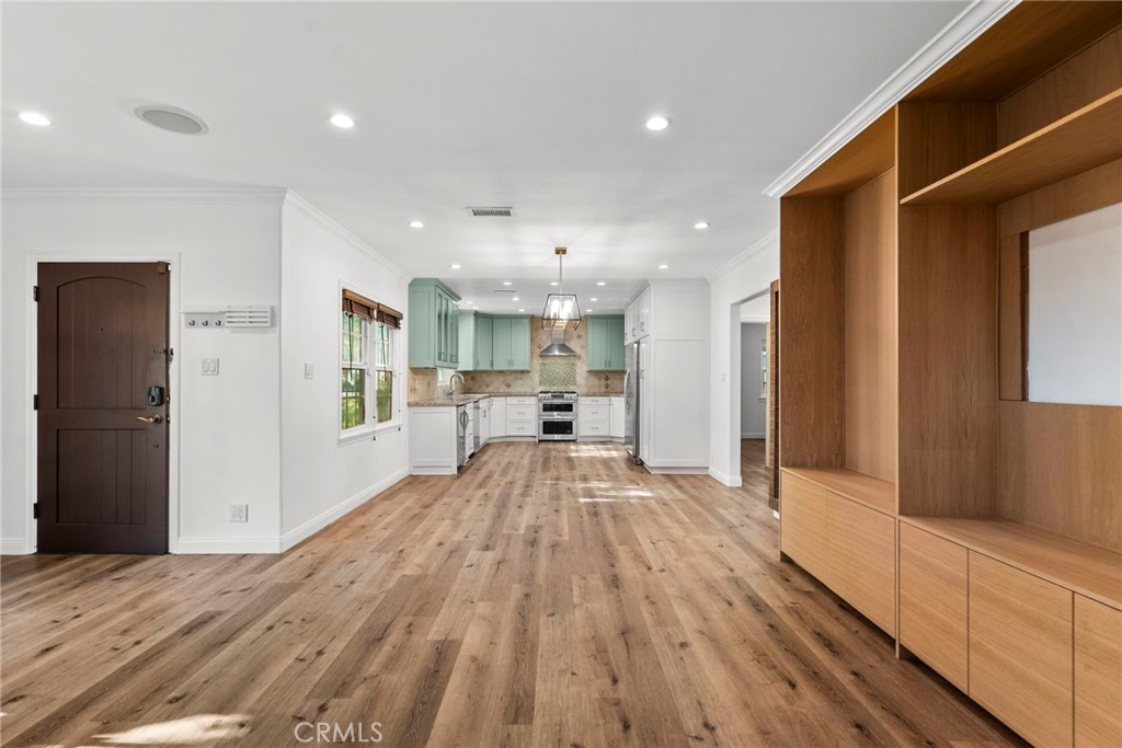 5752 Calhoun Ave