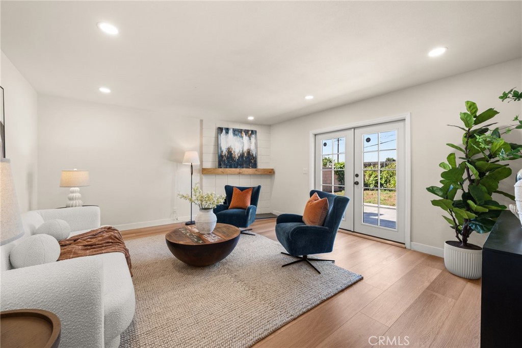 739 S Treanor Avenue