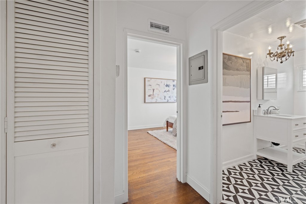 4252 Fair Avenue 21