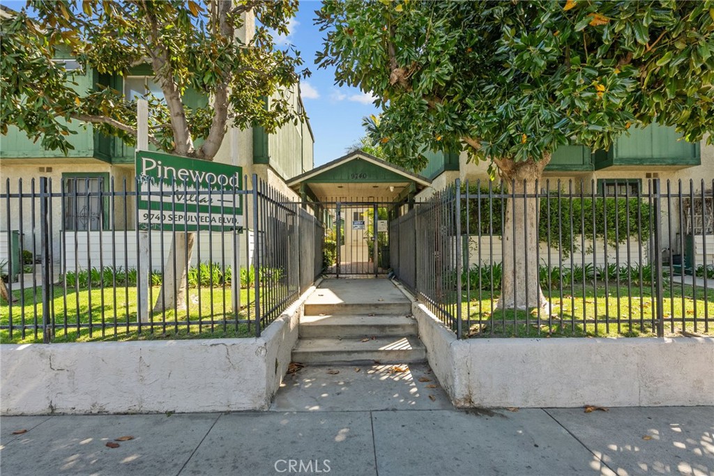 9740 Sepulveda Boulevard 20