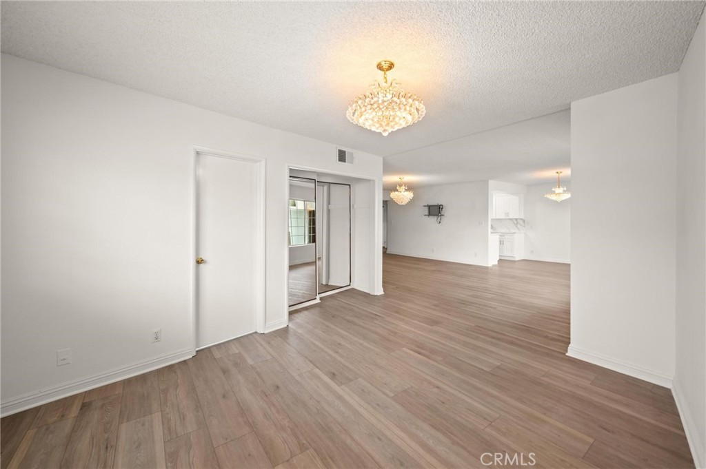 4647 Willis Avenue 207