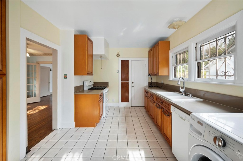 2263 Holly Drive