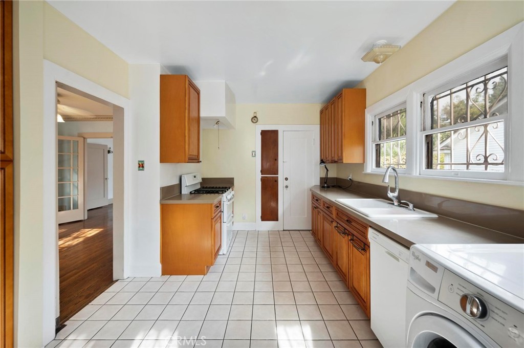 2263 Holly Drive