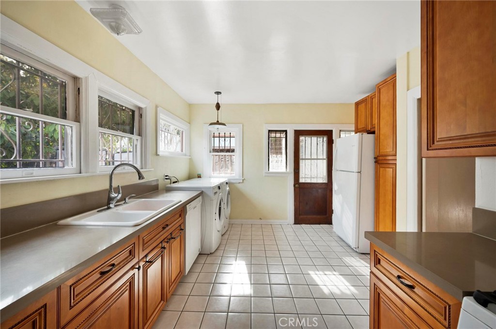 2263 Holly Drive