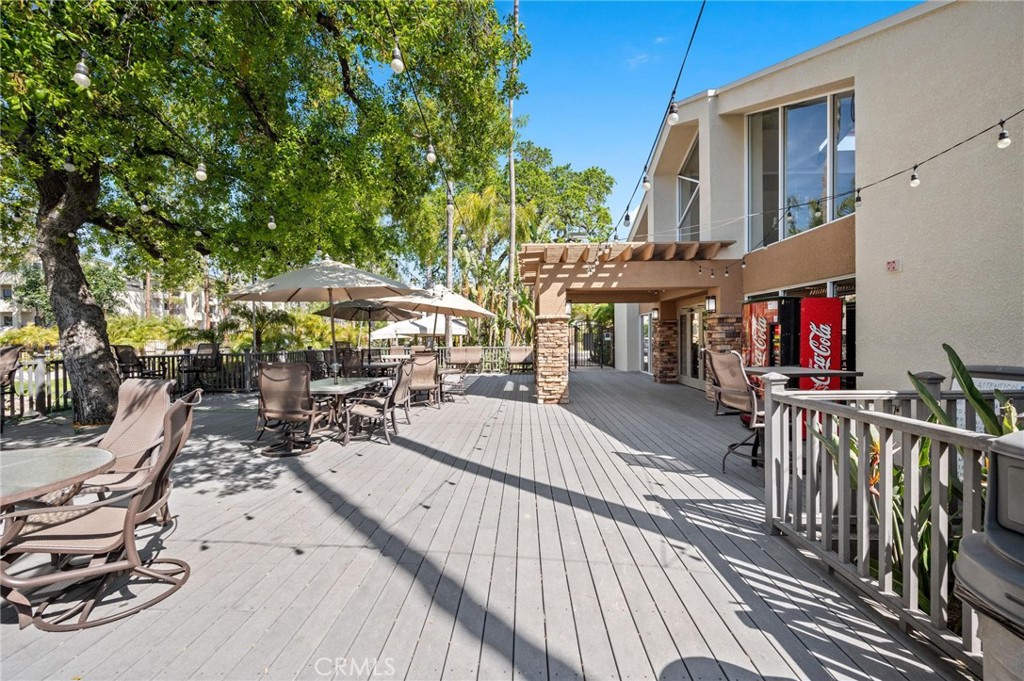 21550 Burbank Boulevard 117