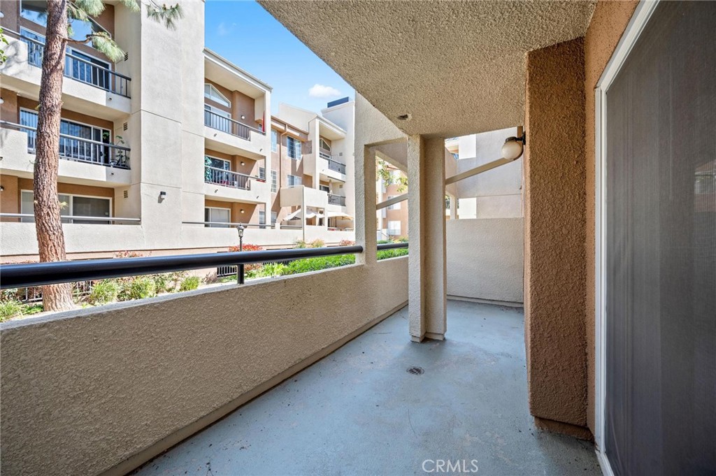 21550 Burbank Boulevard 117