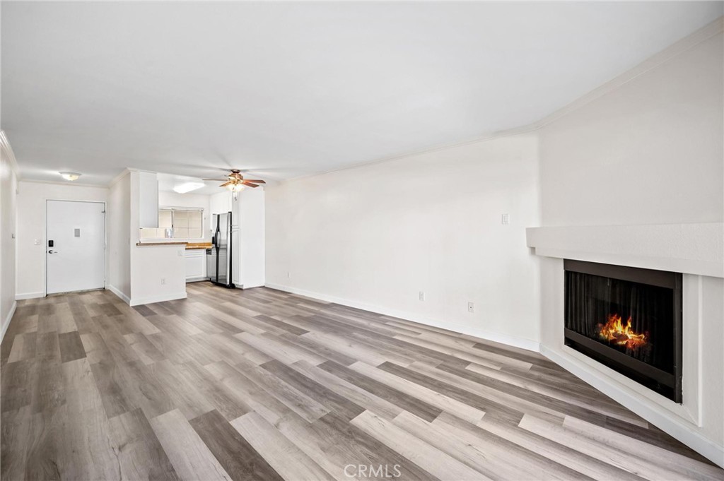 21550 Burbank Boulevard 117