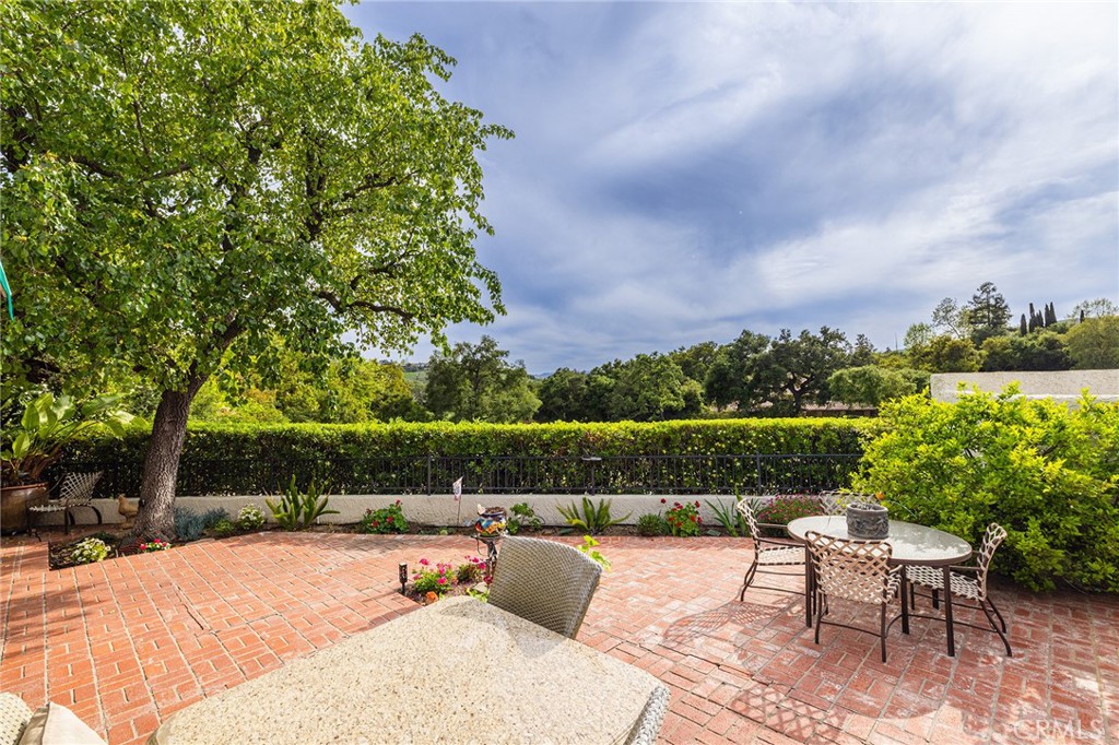 1709 Royal Saint George Drive