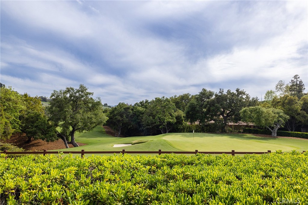 1709 Royal Saint George Drive