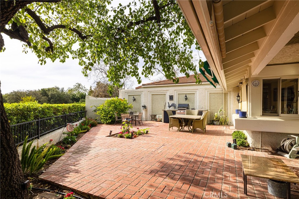 1709 Royal Saint George Drive