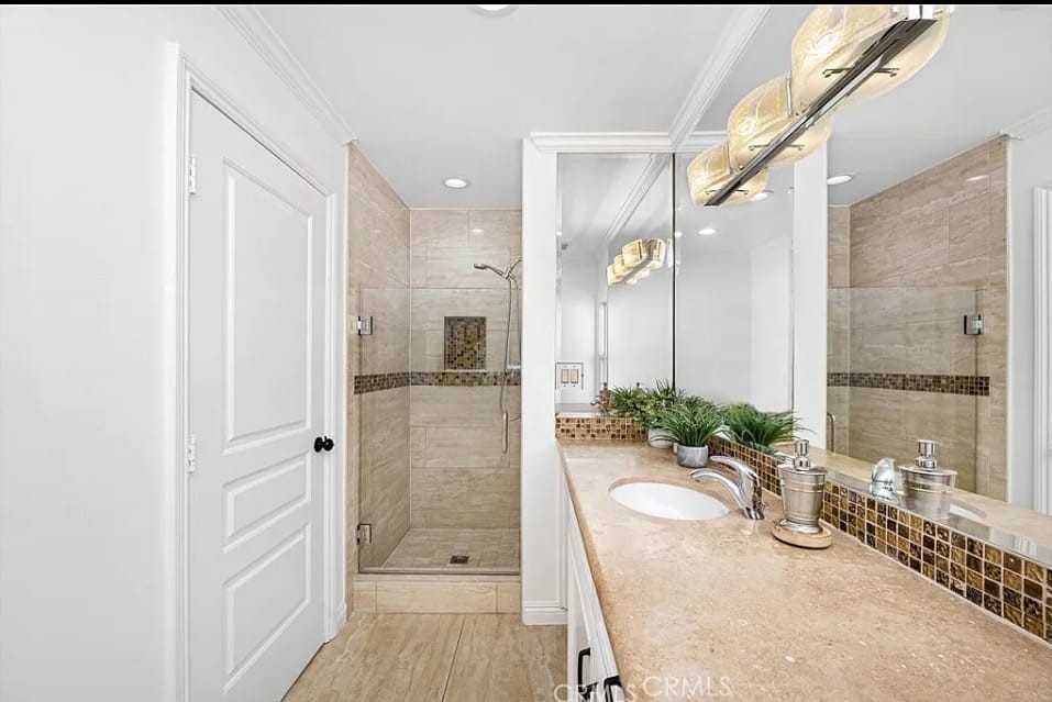 3201 Bonnie Hill Drive