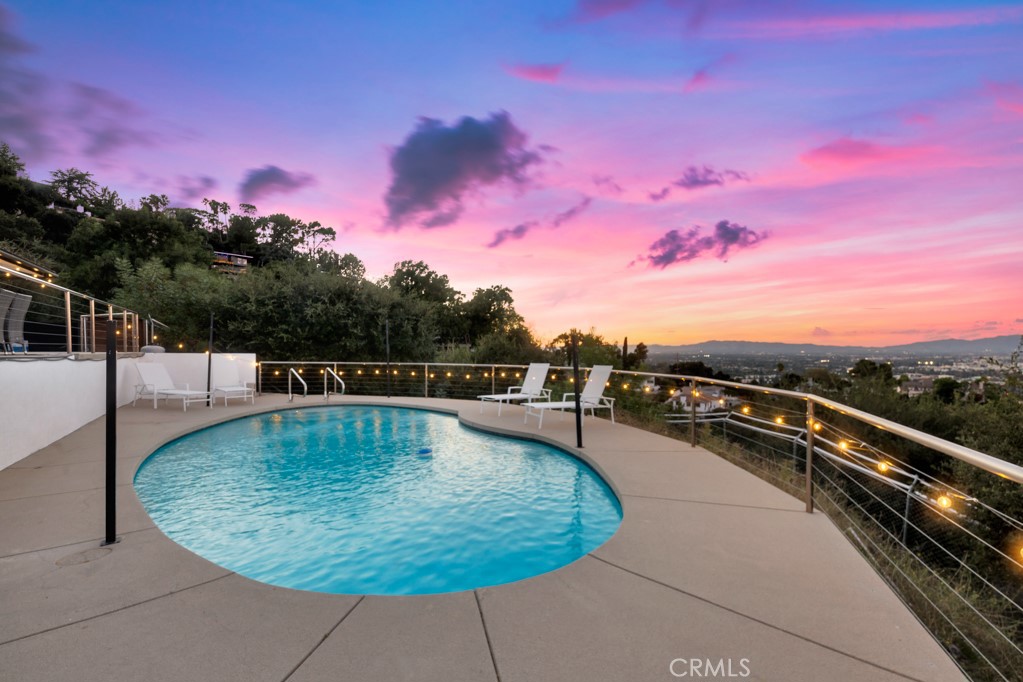 3201 Bonnie Hill Drive