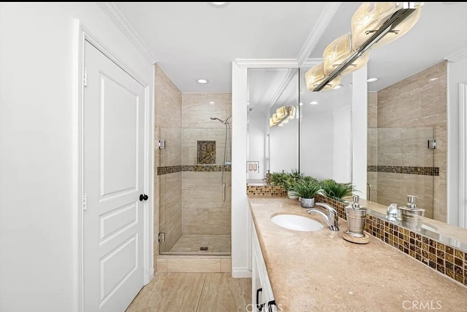 3201 Bonnie Hill Drive