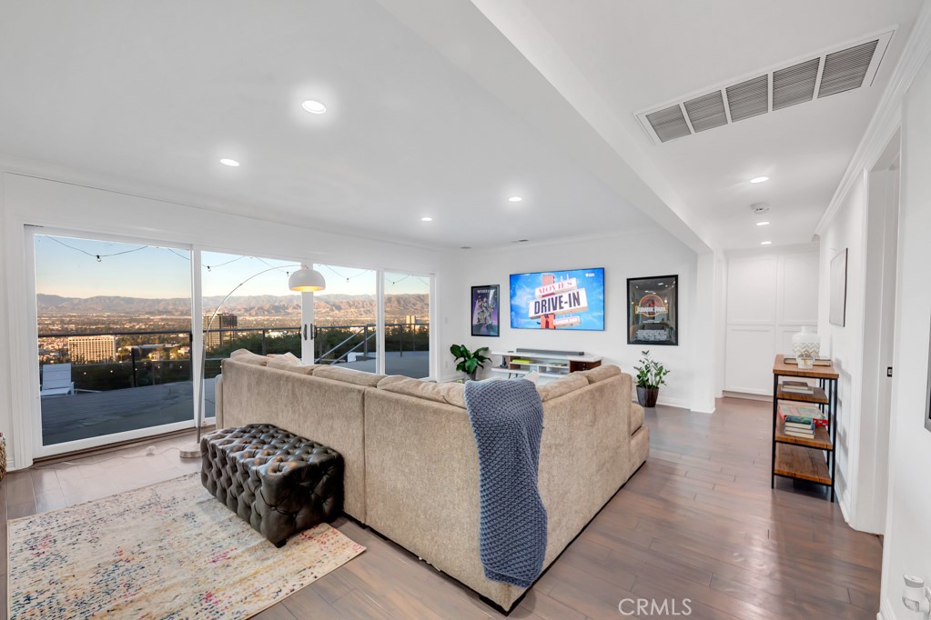 3201 Bonnie Hill Drive