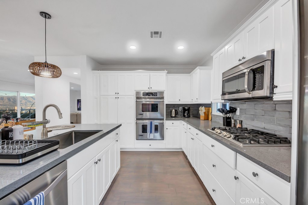 3201 Bonnie Hill Drive