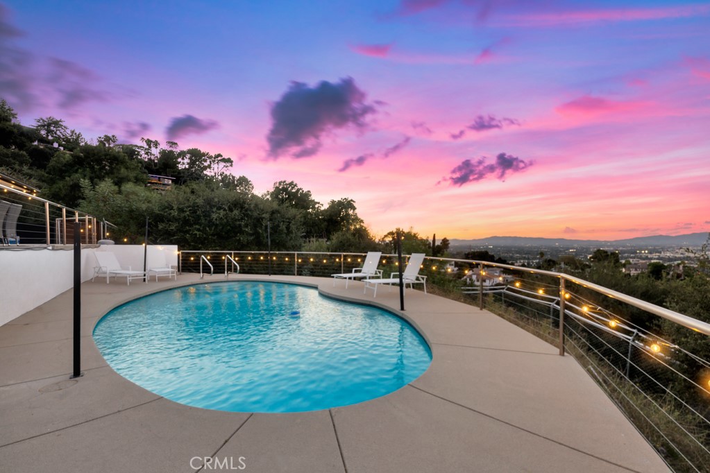 3201 Bonnie Hill Drive