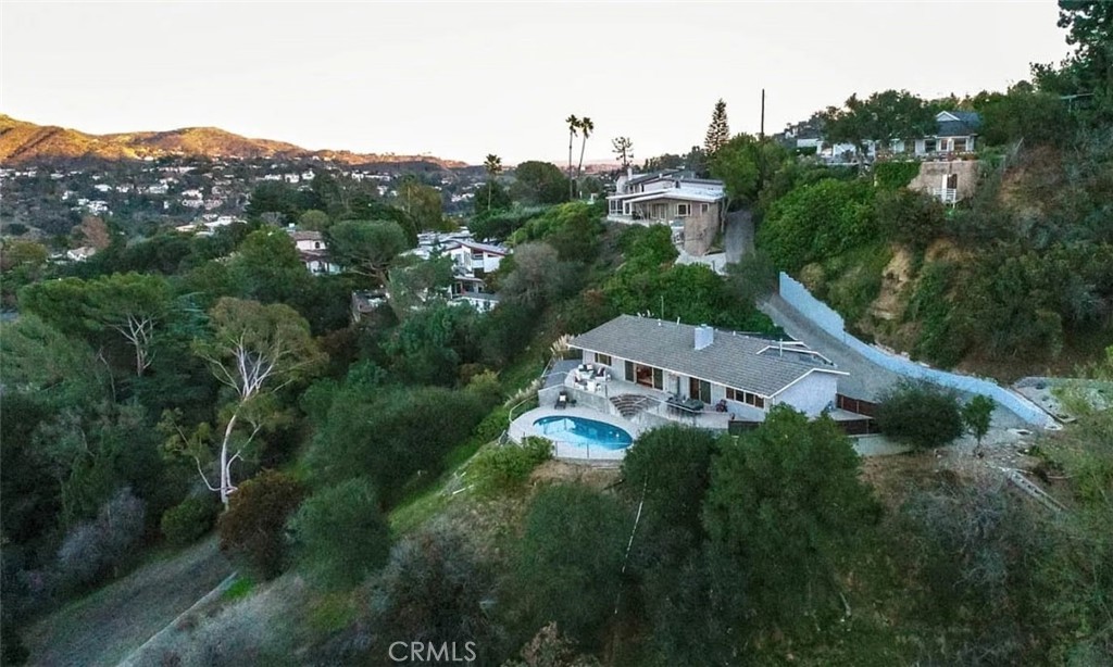 3201 Bonnie Hill Drive