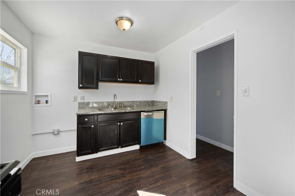244 E Avenue Q