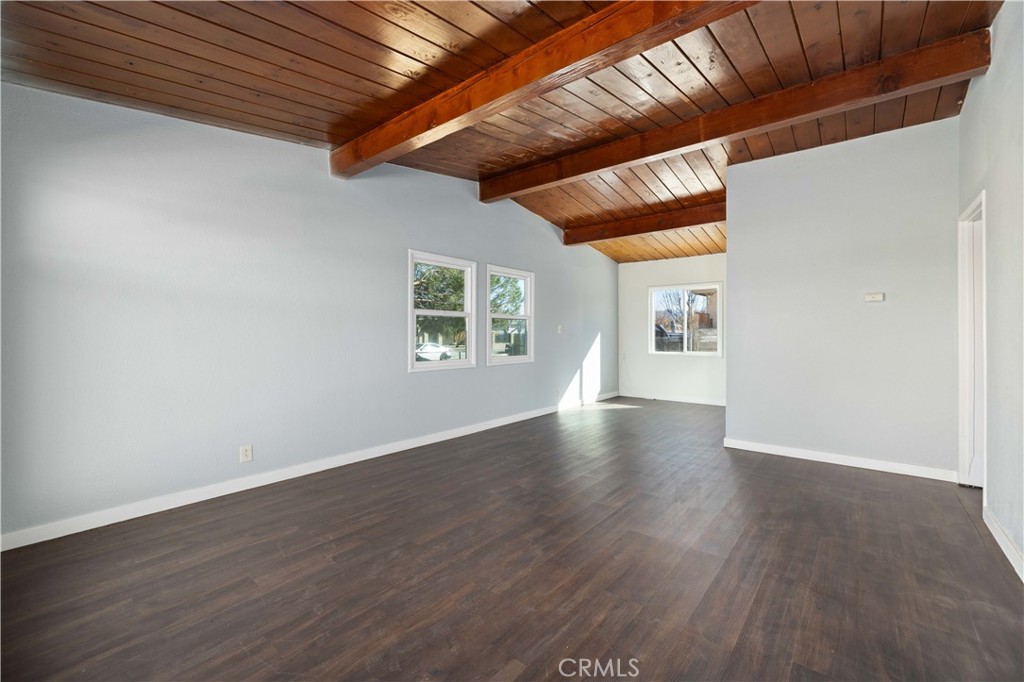244 E Avenue Q