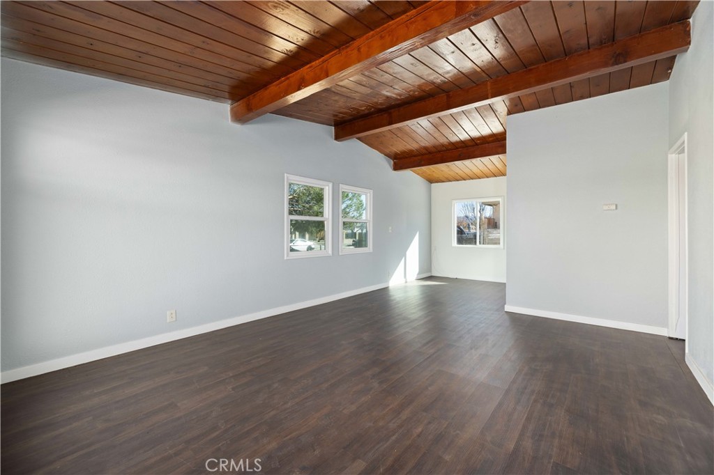 244 E Avenue Q