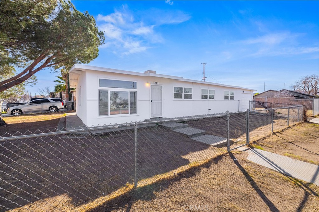 244 E Avenue Q