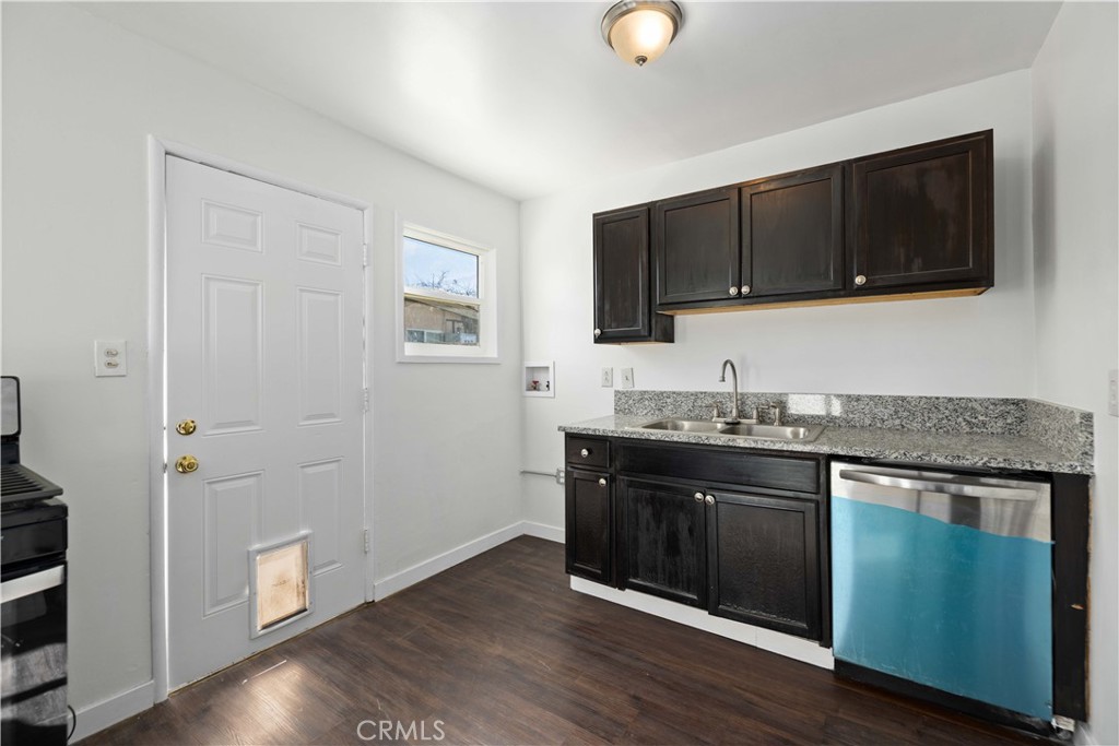 244 E Avenue Q