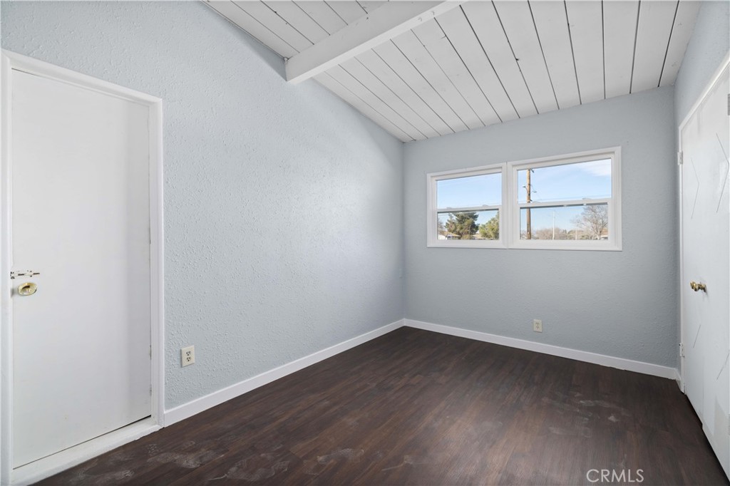 244 E Avenue Q