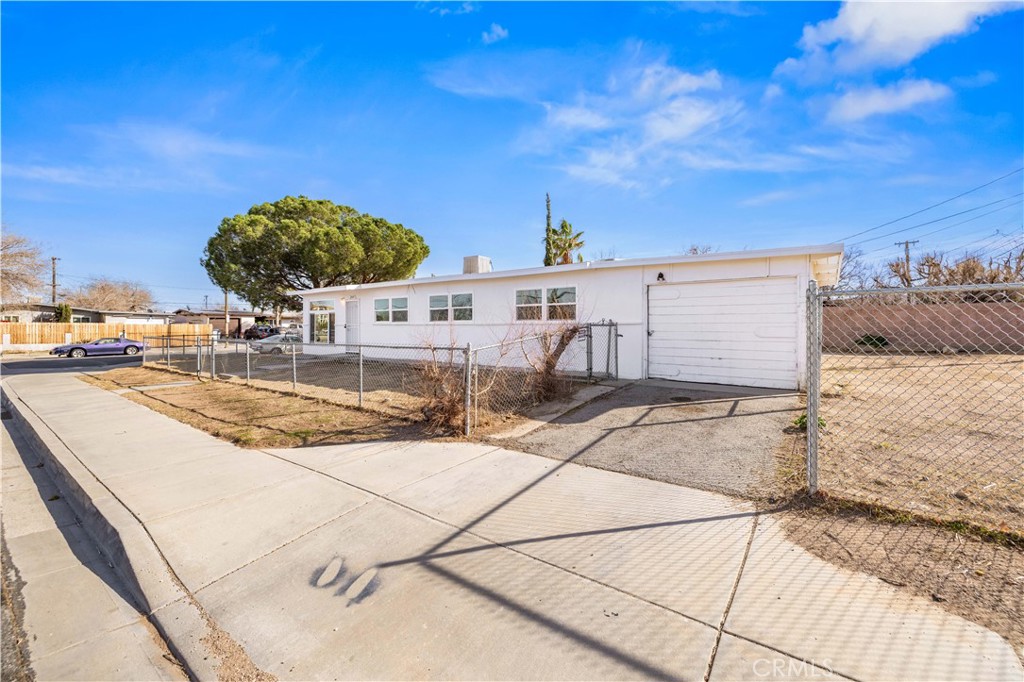 244 E Avenue Q