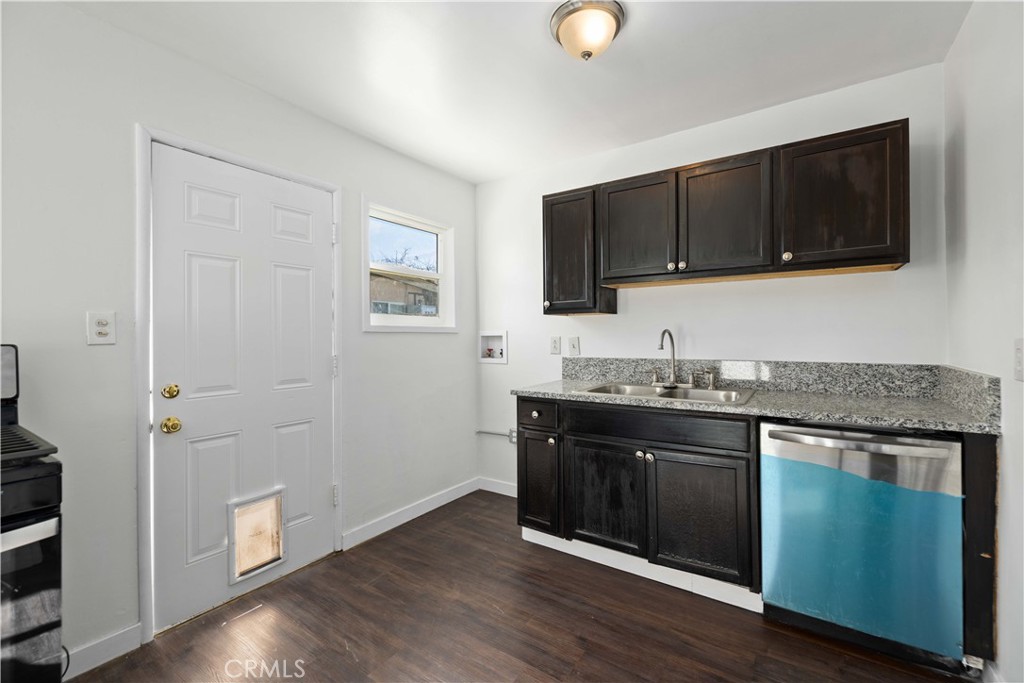 244 E Avenue Q