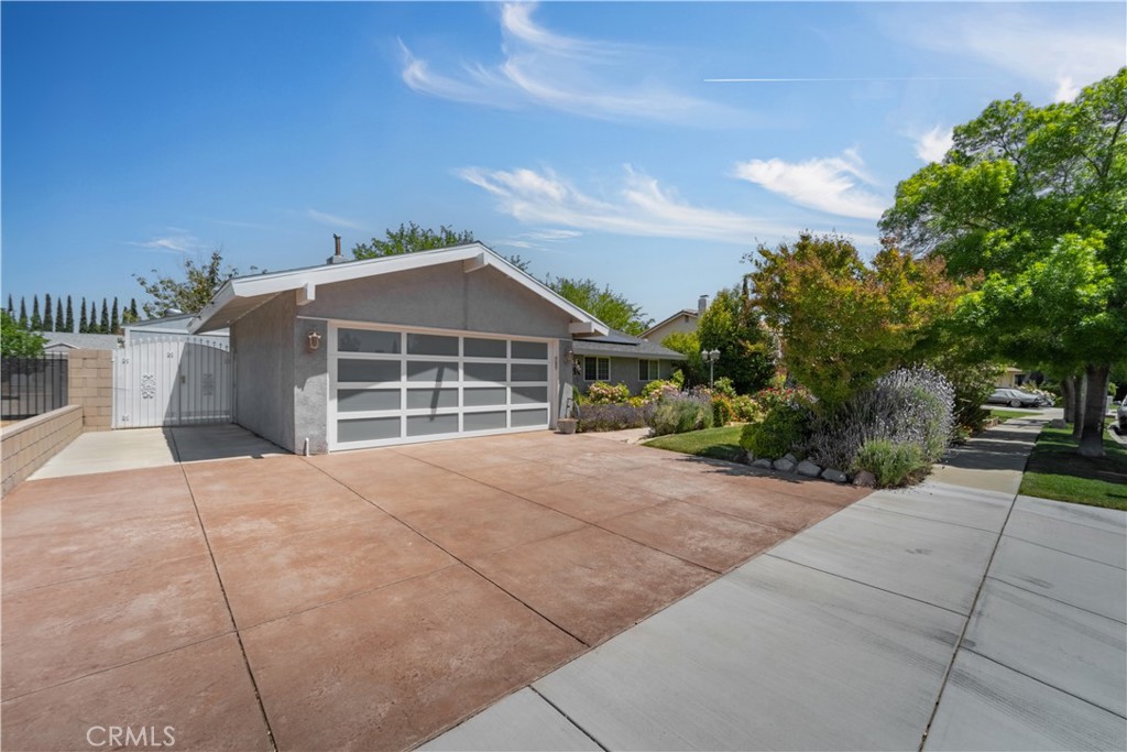 39718 Country Club Drive