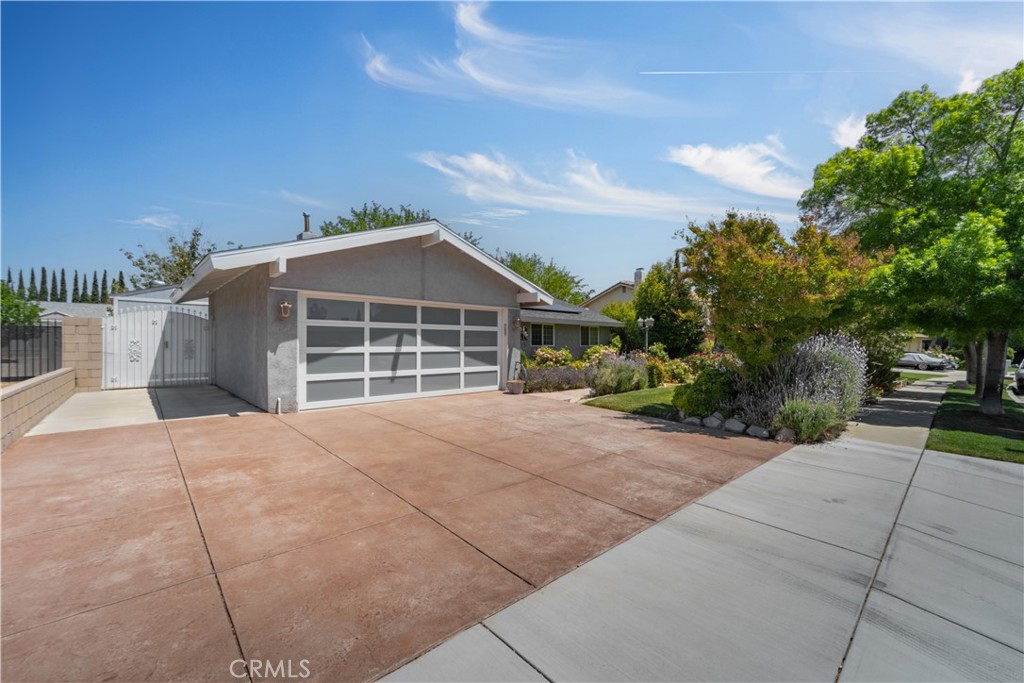 39718 Country Club Drive