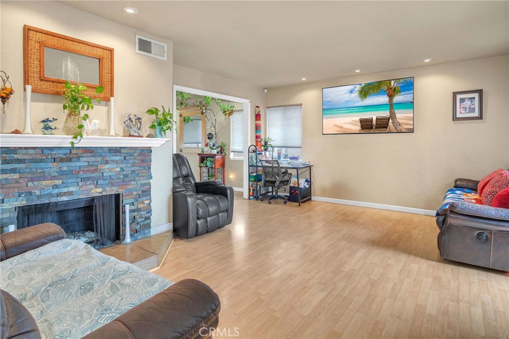 1925 Glenoaks Blvd Unit #100