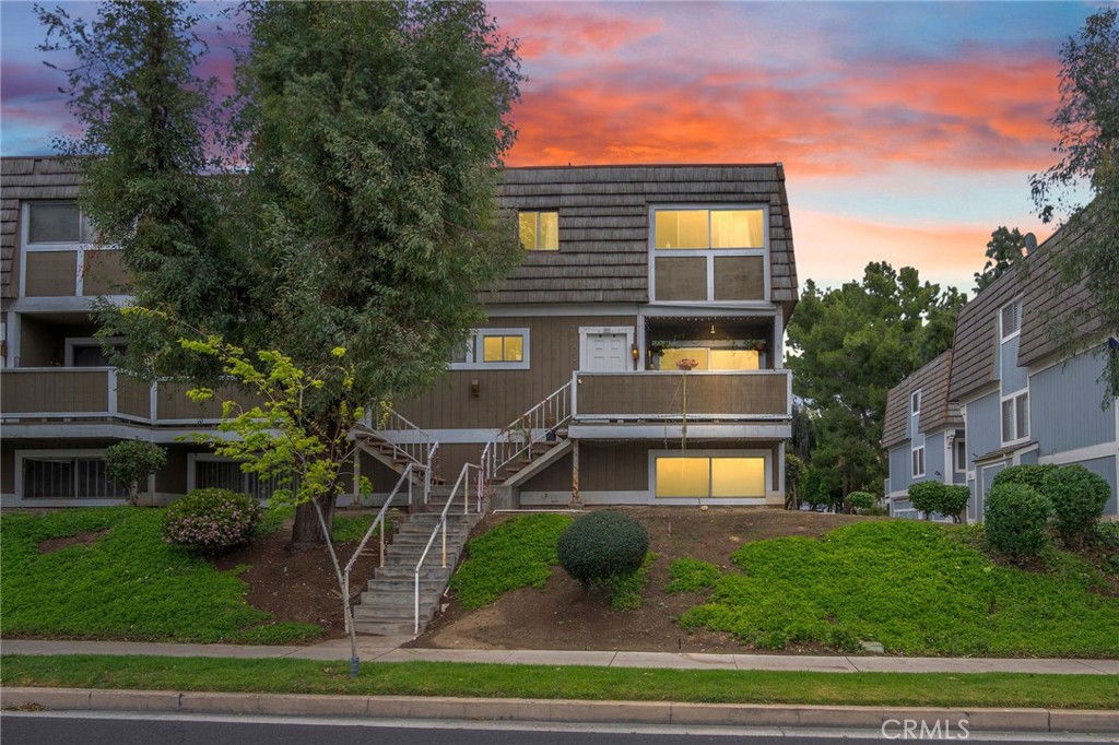 1925 Glenoaks Blvd Unit #100