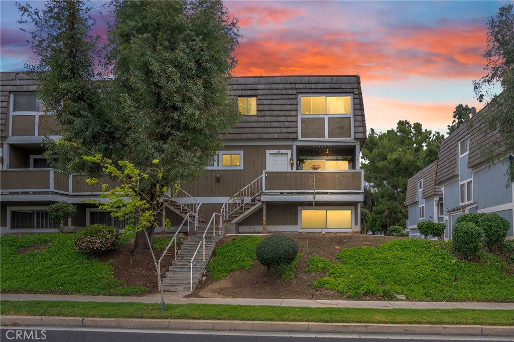 1925 Glenoaks Blvd Unit #100