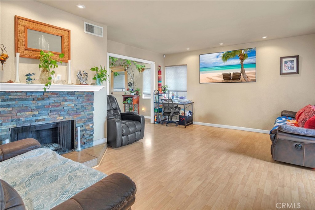 1925 Glenoaks Blvd Unit #100