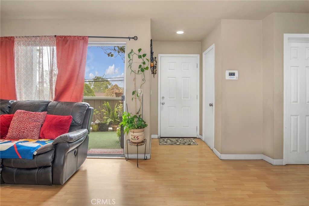 1925 Glenoaks Blvd Unit #100