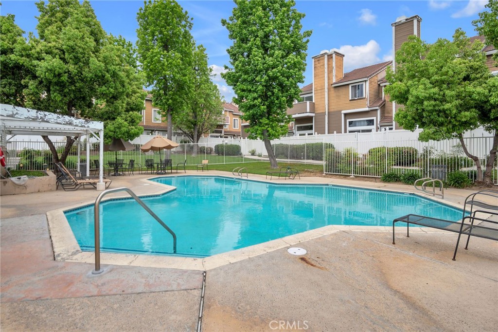 1925 Glenoaks Blvd Unit #100