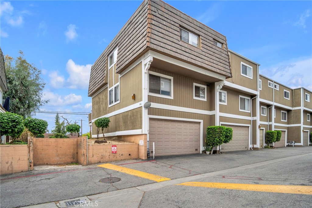 1925 Glenoaks Blvd Unit #100