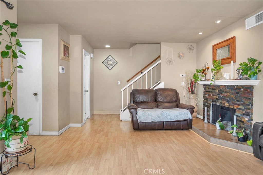 1925 Glenoaks Blvd Unit #100